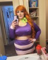 daphne-looking-for-her-velma-2mmqt7goac-864x1080.jpg