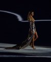 Gisele_Bündchen_-_Rio_2016_cropped_(square).jpg