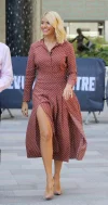 holly-willoughby-v0-vd36imbji9t81.webp