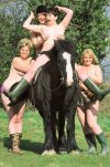 2012-hot-trot-naked-horse-riding_360_c1748eb283aabe0973c39a33a7b87dcb.jpg