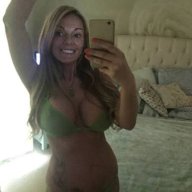 sarah_Hutchinson