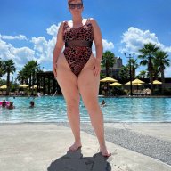 curvyhipsngingerbits